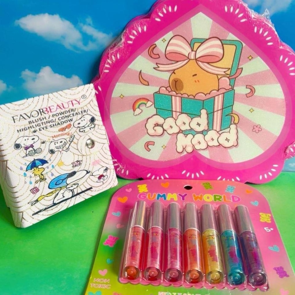 MAKEUP MYSTERY 3 PC. BUNDLE CAPY SNOOPY GUMMY LIPGLOSS NEW‎ #80